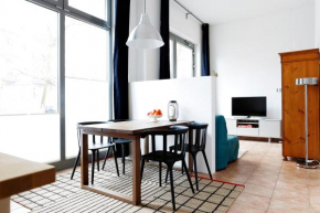 SWINE l Rockchair Apartments l Cozy Family & Business Flair in City Center 